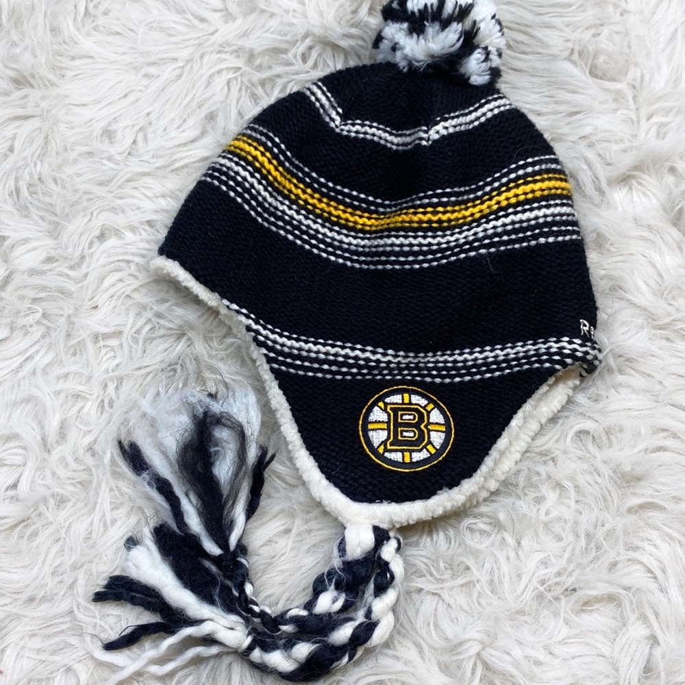 Reebok NHL Boston Bruins Pom Tassel Winter Hat